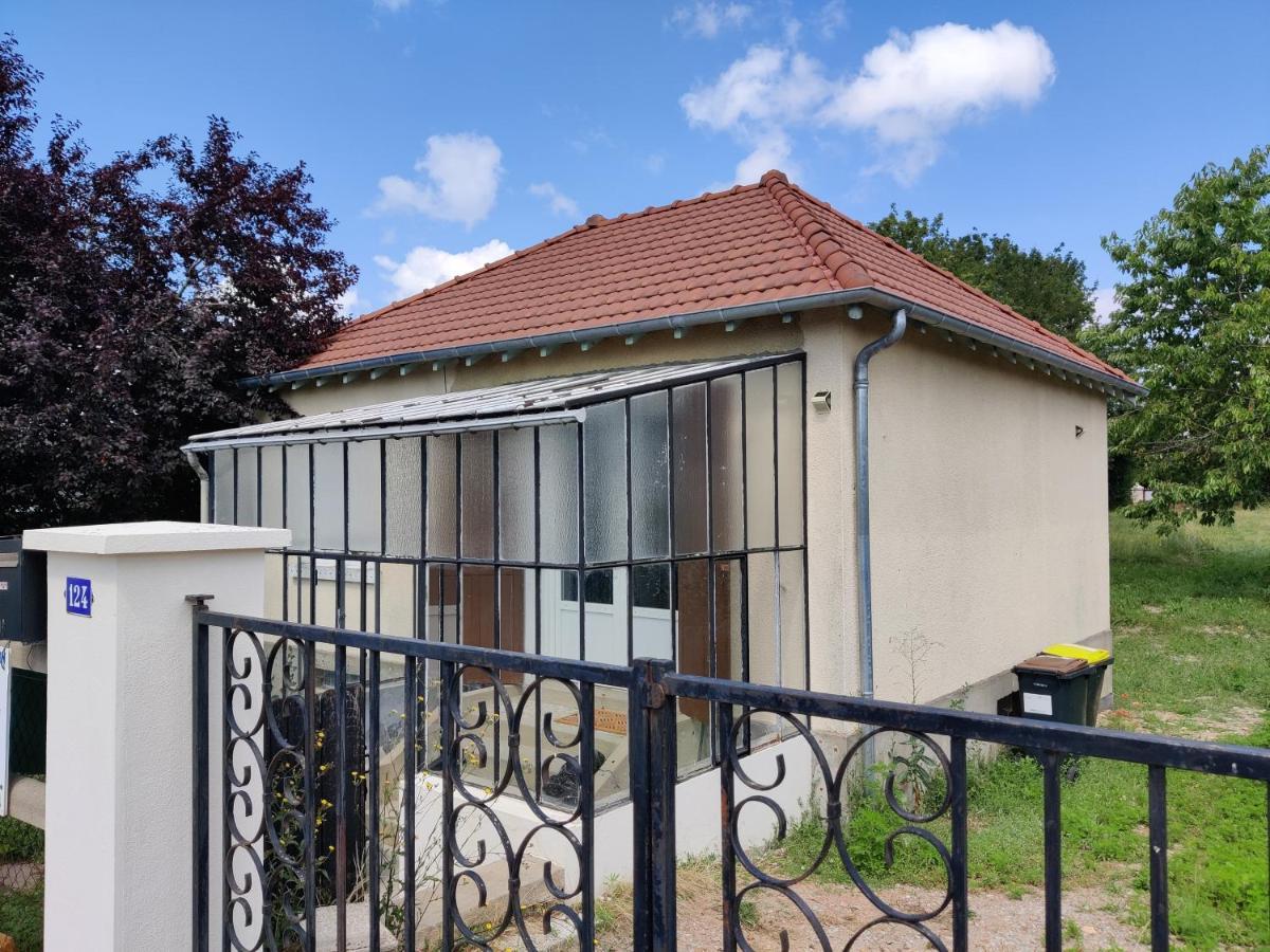 Studio Spacieux Tout Equipe Avec Jardin Varennes-Vauzelles Exterior photo